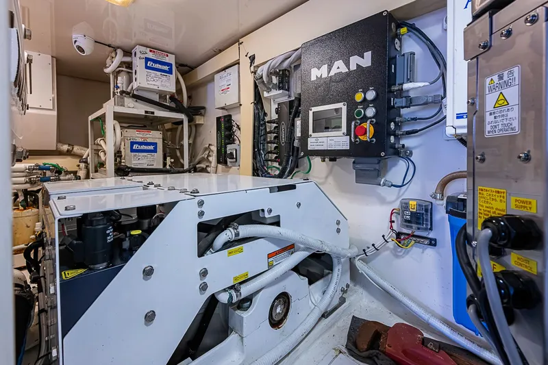 Done Deal Yacht Photos Pics 