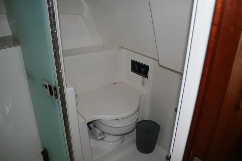 Slacker Yacht Photos Pics 