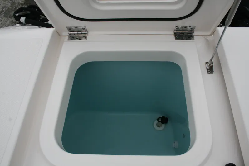 Slacker Yacht Photos Pics 