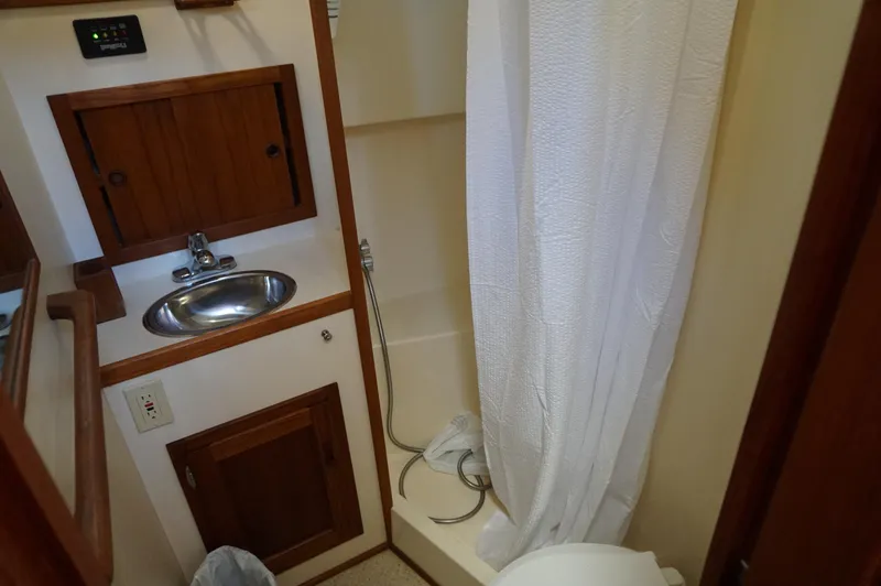 Sundance Yacht Photos Pics 