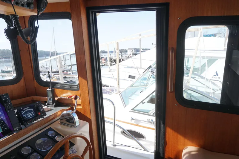 Sundance Yacht Photos Pics 