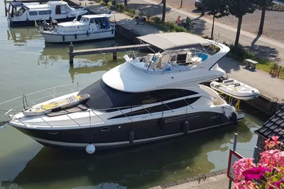 2007 Meridian 391 Sedan