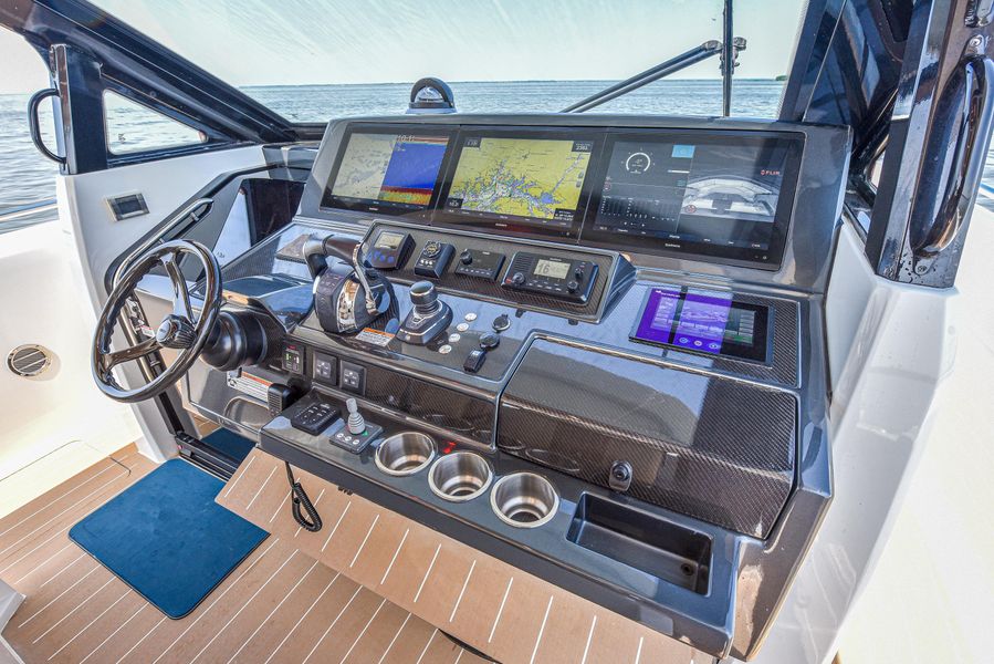 2020 Ocean Alexander 45 Divergence