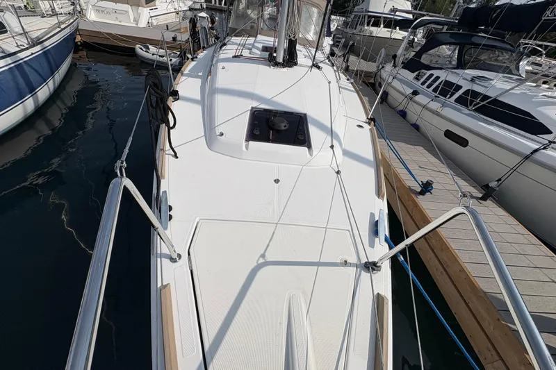Alpha-joy Yacht Photos Pics ForeDeck I