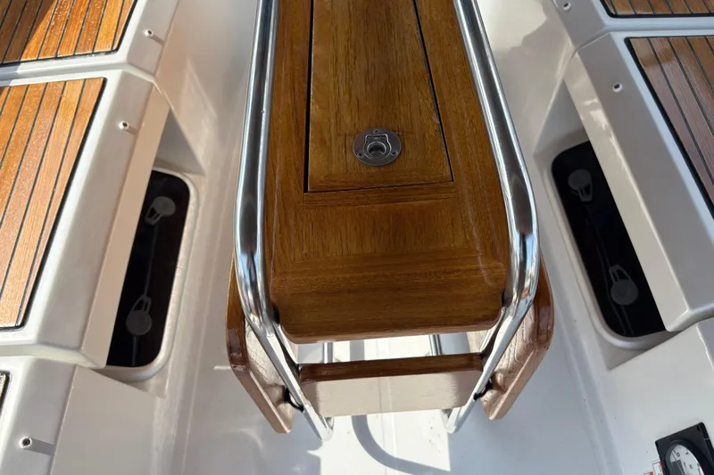 Alpha-joy Yacht Photos Pics Deluxe Teak table with SS grab rails and storage