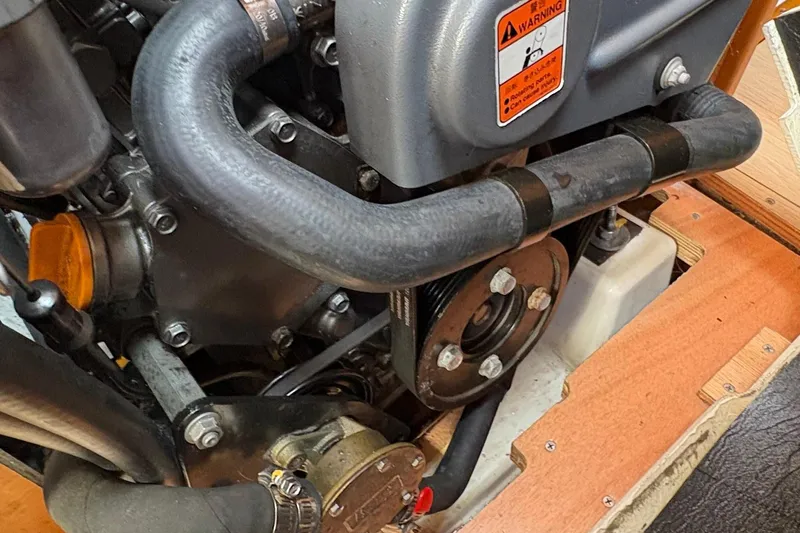 Alpha-joy Yacht Photos Pics Water Pump on engine