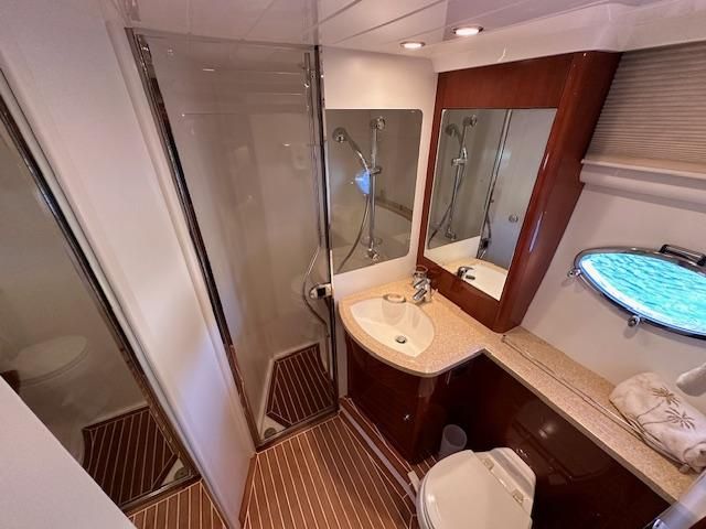 2006 Princess 58v