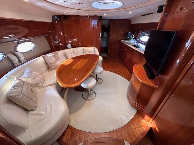 2006 Princess 58v