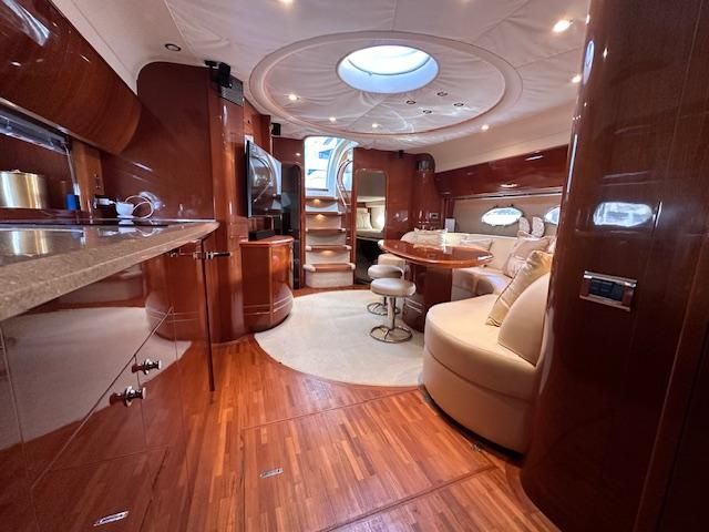 2006 Princess 58v