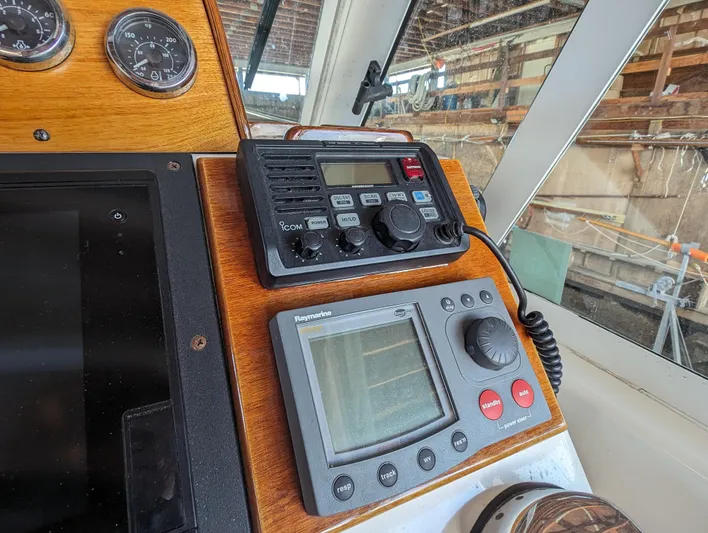 Wilbury Yacht Photos Pics Hunt Surf Hunter 33 Wilbury