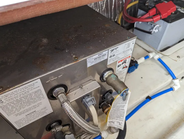 Wilbury Yacht Photos Pics Hunt Surf Hunter 33 Wilbury