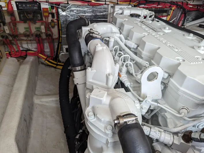 Wilbury Yacht Photos Pics Hunt Surf Hunter 33 Wilbury