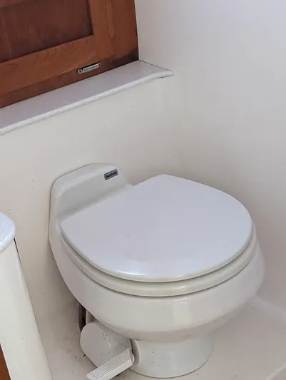 Wilbury Yacht Photos Pics Hunt Surf Hunter 33 Wilbury