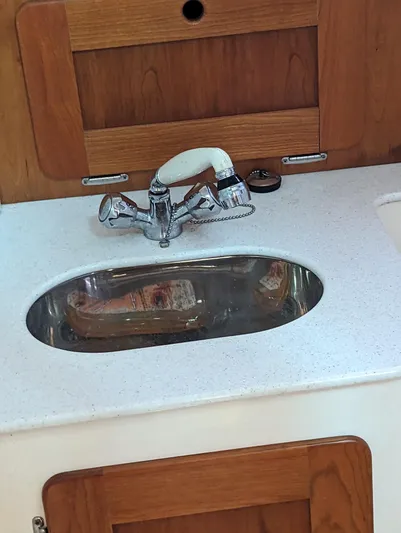 Wilbury Yacht Photos Pics Hunt Surf Hunter 33 Wilbury