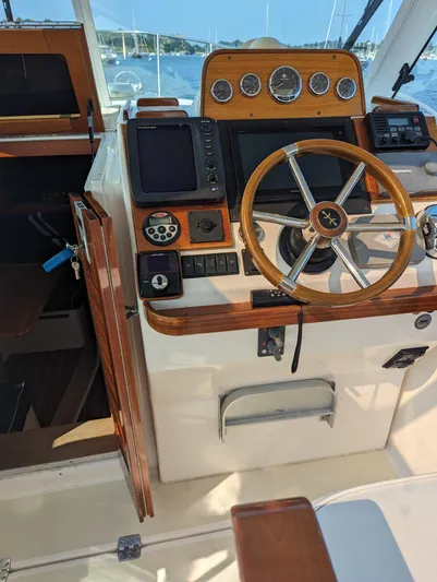 Wilbury Yacht Photos Pics Hunt Surf Hunter 33 Wilbury