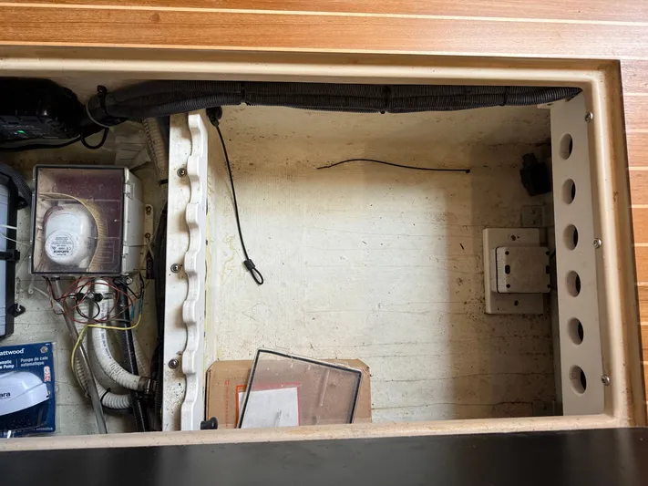 Yellowfin Yacht Photos Pics 