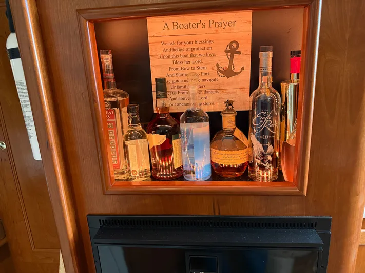 Yellowfin Yacht Photos Pics 