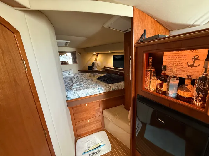 Yellowfin Yacht Photos Pics 