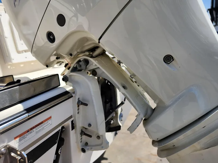 N' Pursuit Yacht Photos Pics Close-up of a 2005 Pursuit 3070 Offshore Center Console boat engine mount.