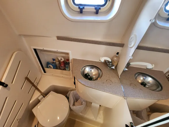 N' Pursuit Yacht Photos Pics 