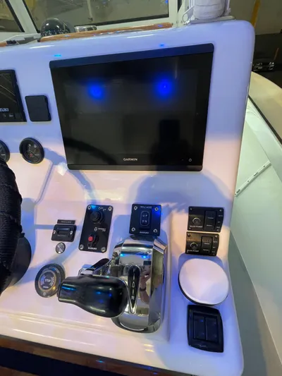  Yacht Photos Pics Engine Control