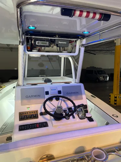  Yacht Photos Pics Helm Station