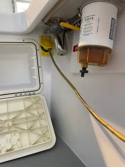  Yacht Photos Pics Port and Starboard Gas Filters