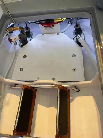  Yacht Photos Pics Lazarette