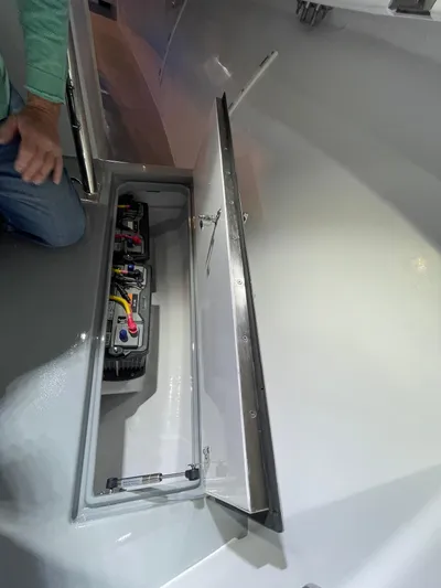  Yacht Photos Pics Additional Thruster Batteries