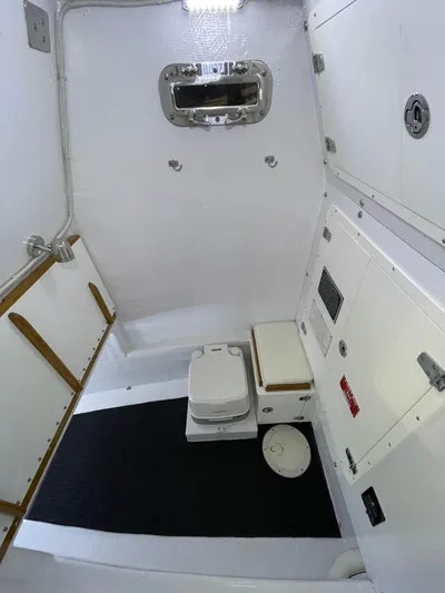  Yacht Photos Pics Below Console