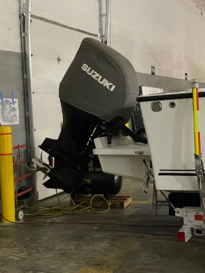  Yacht Photos Pics Suzuki 350 w/ 50 Hours