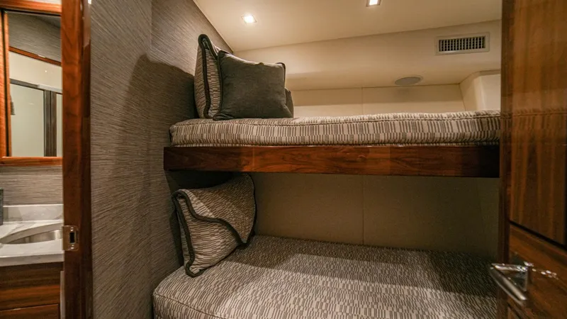 Free Spool Yacht Photos Pics 