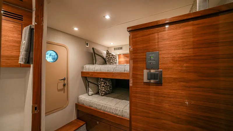 Free Spool Yacht Photos Pics 