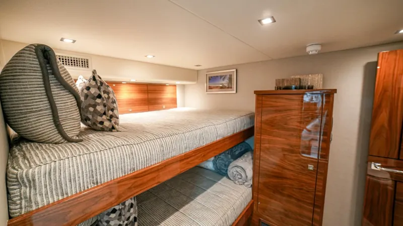 Free Spool Yacht Photos Pics 