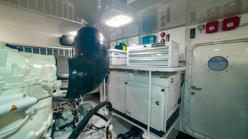 Free Spool Yacht Photos Pics 