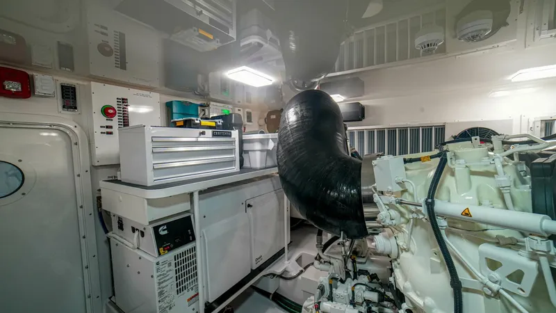 Free Spool Yacht Photos Pics 