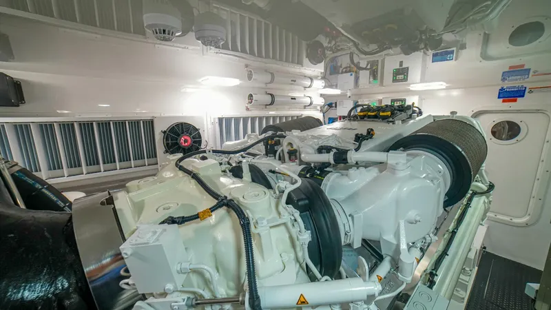 Free Spool Yacht Photos Pics 