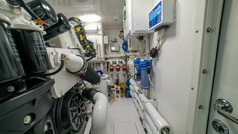 Free Spool Yacht Photos Pics 