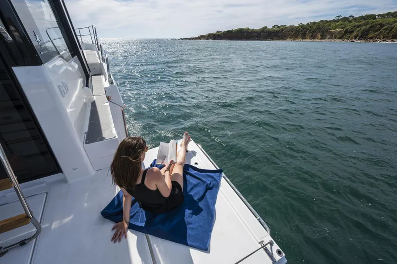  Yacht Photos Pics Jeanneau NC 1295 Fly - Side platform