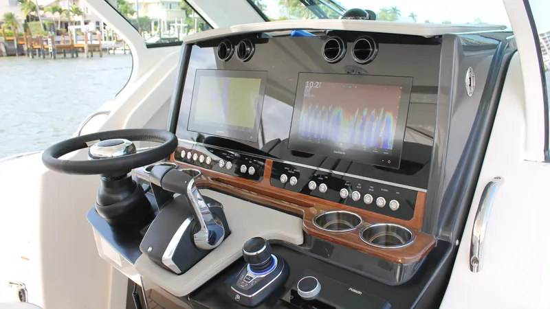 Fourth Quarter Yacht Photos Pics 