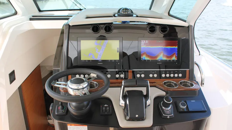 Fourth Quarter Yacht Photos Pics 