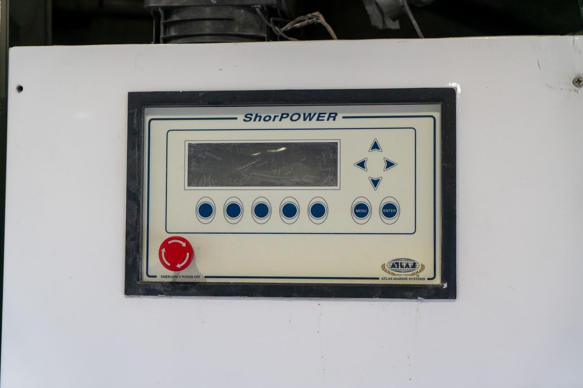2006 Azimut 98 