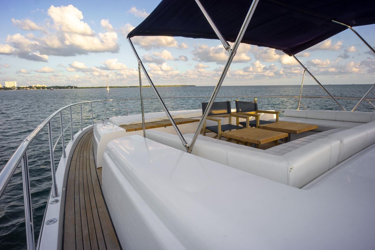 2006 Azimut 98 