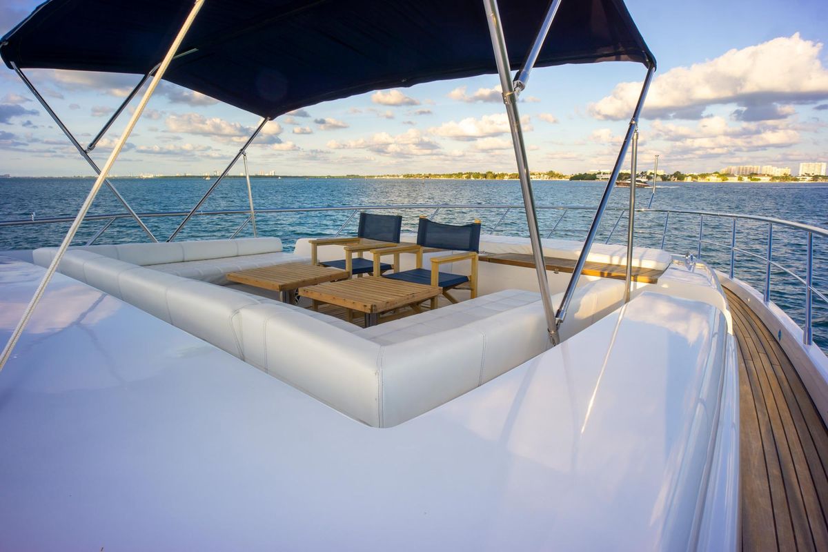 2006 Azimut 98 