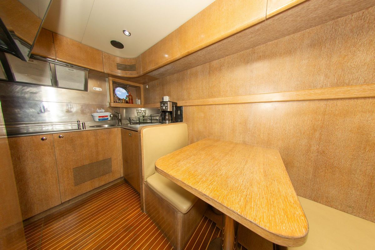 2006 Azimut 98 