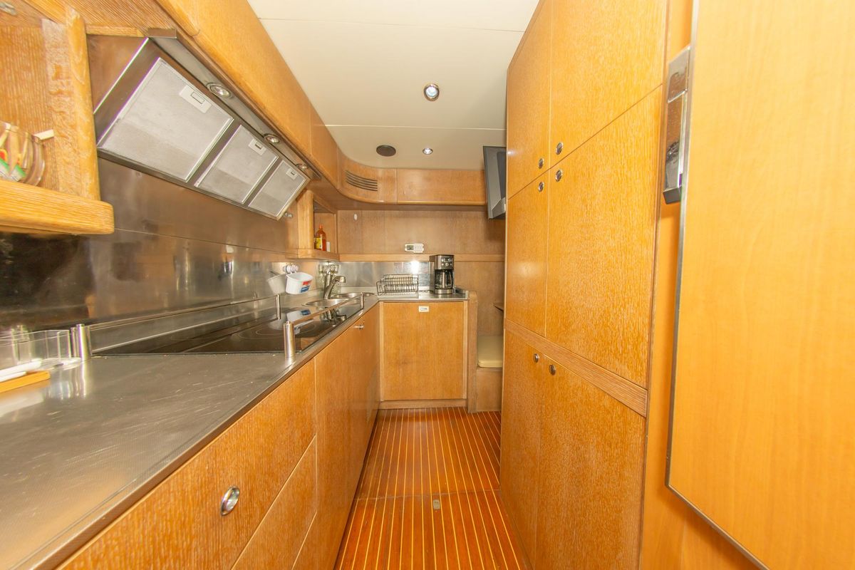 2006 Azimut 98 