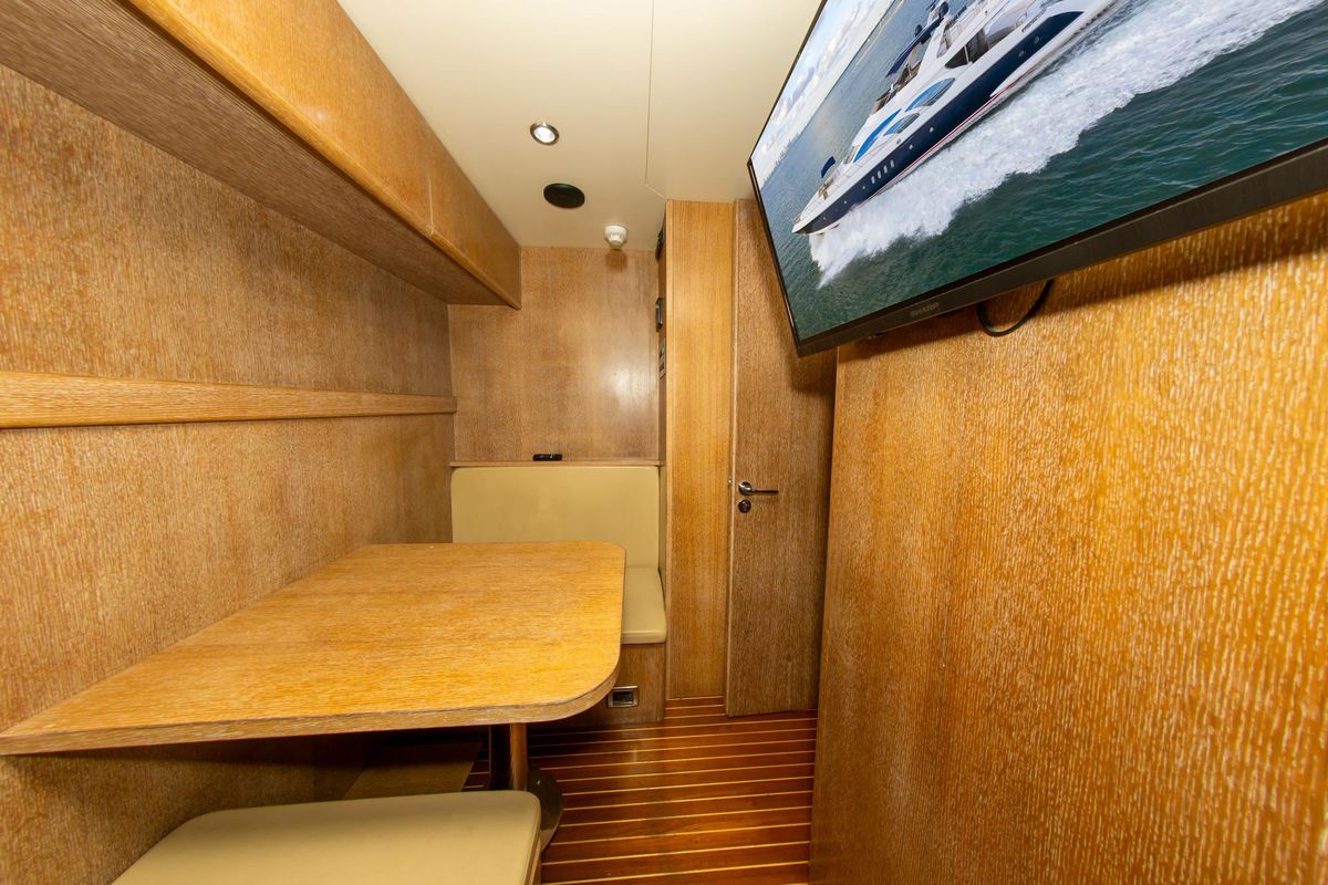2006 Azimut 98 