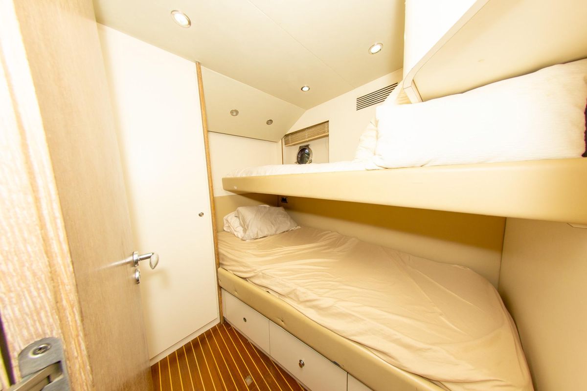2006 Azimut 98 