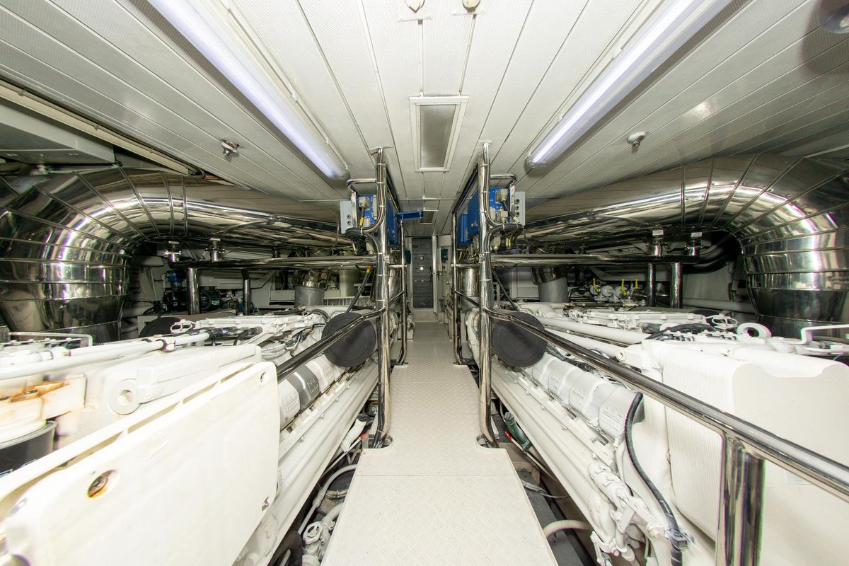 2006 Azimut 98 
