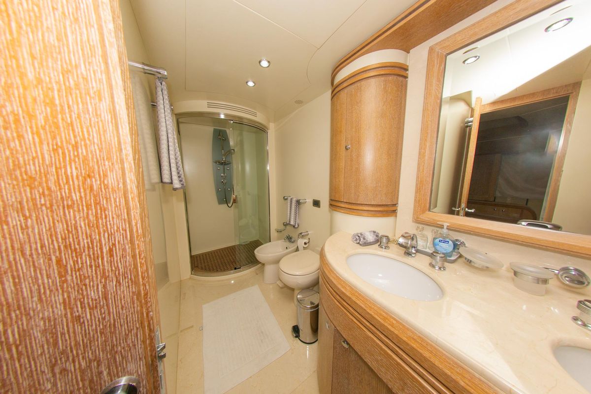 2006 Azimut 98 